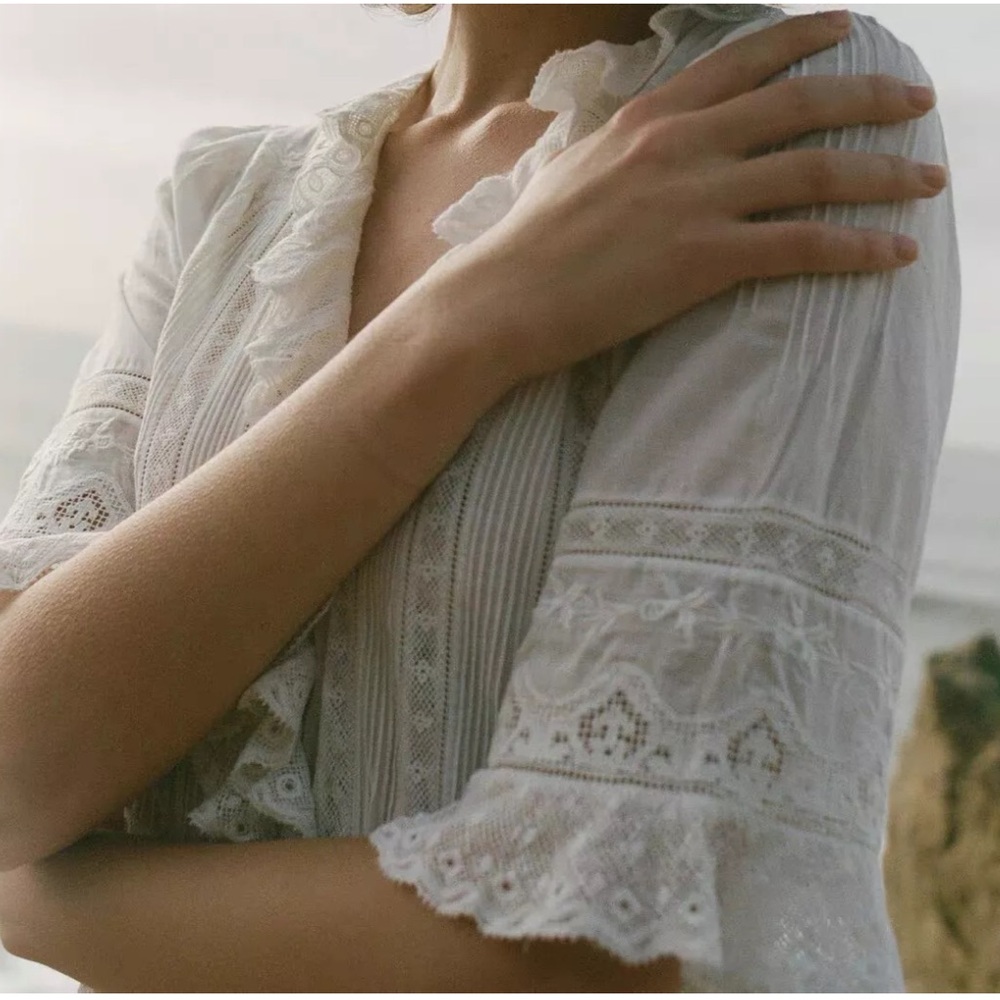 Doen Elenor Top in Salt - Picture 3 of 9